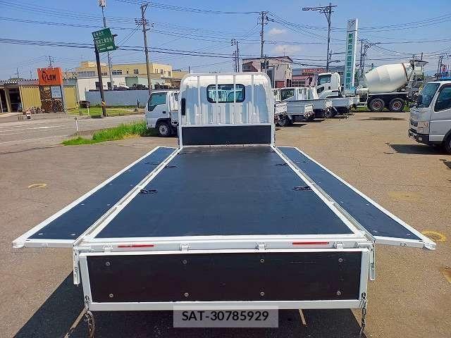 Mazda TITAN 2020-02 963984-9