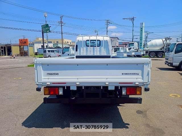 Mazda TITAN 2020-02 963984-10