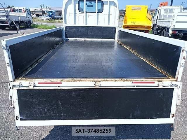 Mazda TITAN 2018-06 443658-5