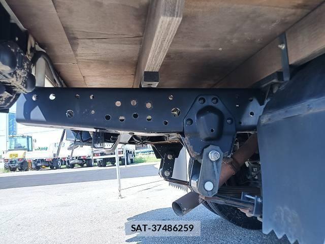 Mazda TITAN 2018-06 443658-9