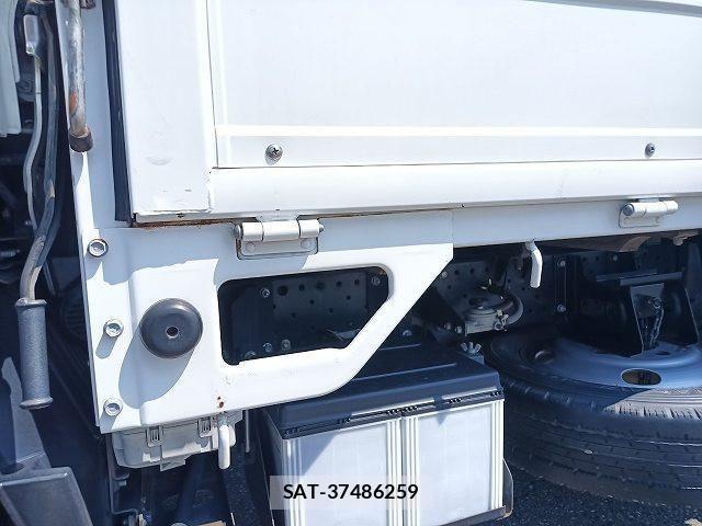 Mazda TITAN 2018-06 443658-27