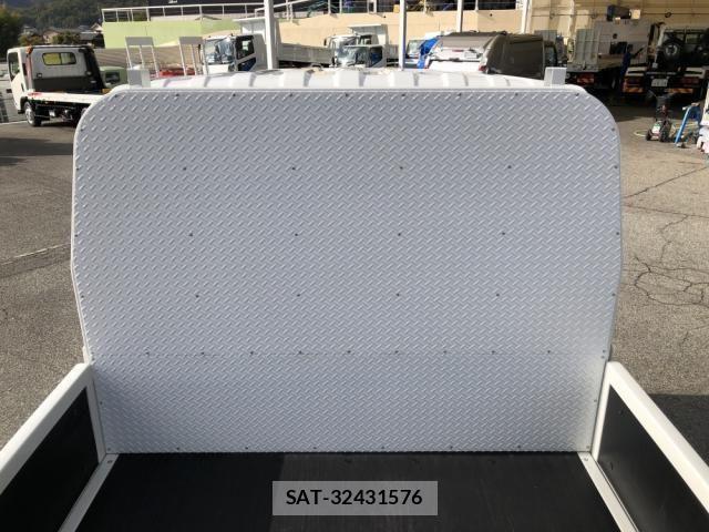 Mazda TITAN 2020-04 537429-11