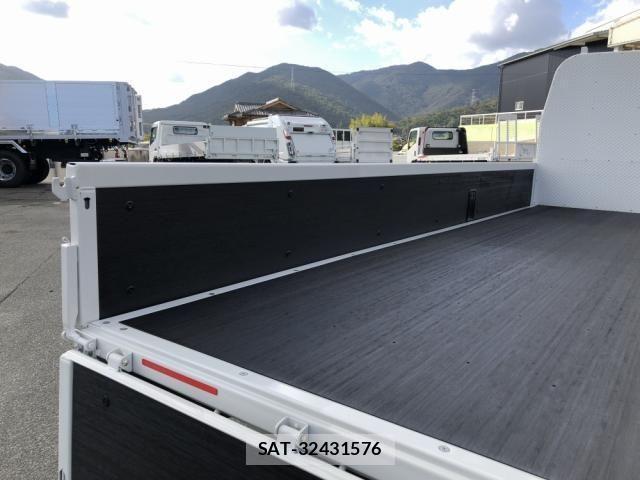 Mazda TITAN 2020-04 537429-13