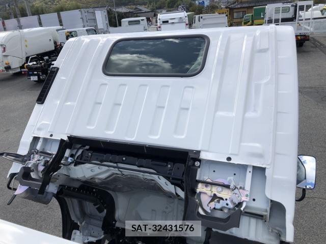 Mazda TITAN 2020-04 537429-23