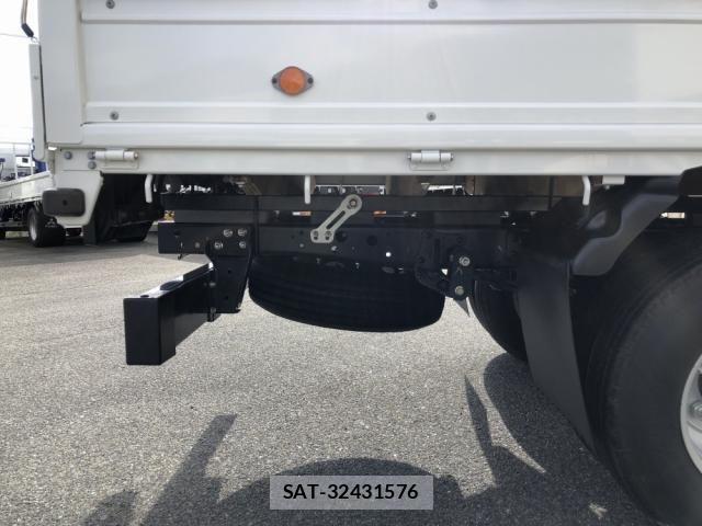 Mazda TITAN 2020-04 537429-25