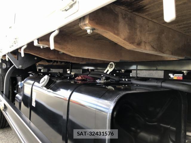 Mazda TITAN 2020-04 537429-29