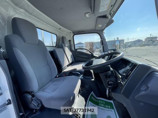 Mazda TITAN 2019-01 817104-14