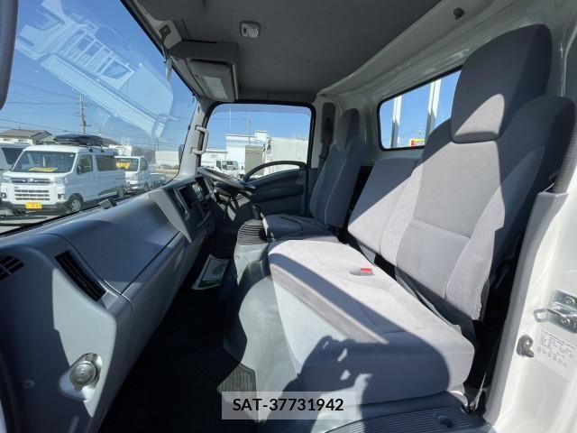 Mazda TITAN 2019-01 817104-15