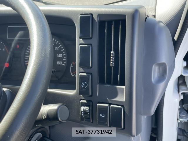 Mazda TITAN 2019-01 817104-24