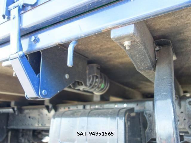 Mazda TITAN 2005-12 409681-27