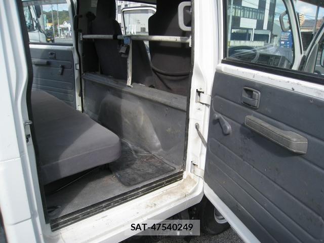 Mazda TITAN 2013-03 1664776-10