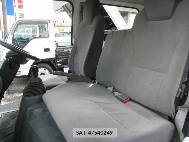 Mazda TITAN 2013-03 1664776-15