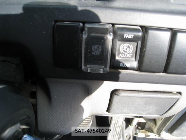 Mazda TITAN 2013-03 1664776-19