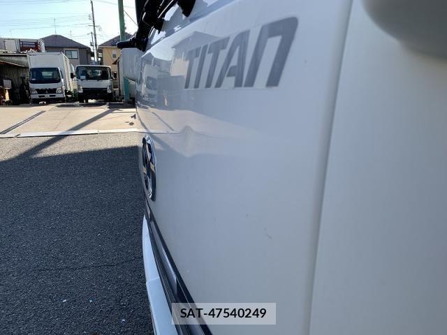 Mazda TITAN 2013-03 1664776-22