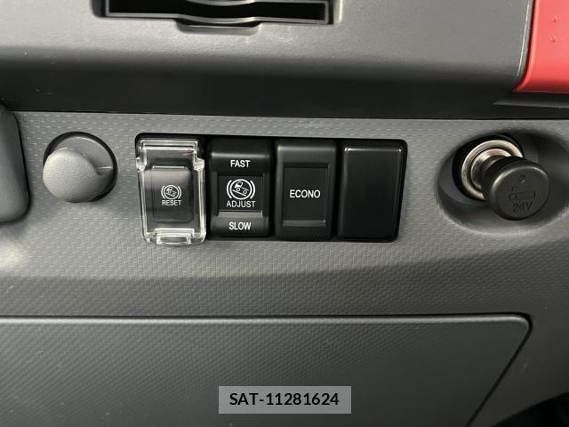 Mazda TITAN 2015-12 1695333-18