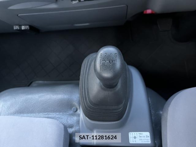 Mazda TITAN 2015-12 1695333-20