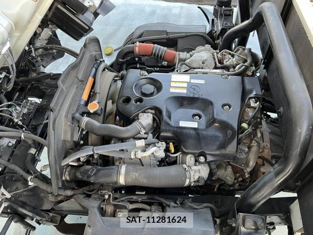 Mazda TITAN 2015-12 1695333-21