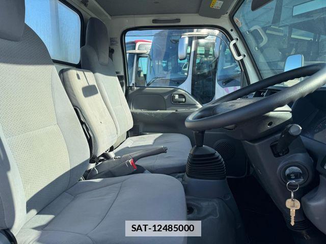 Mazda TITAN 2015-06 1718399-9