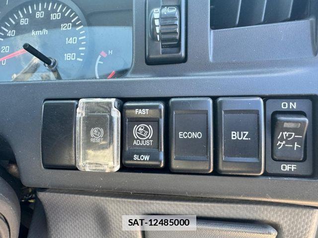 Mazda TITAN 2015-06 1718399-11