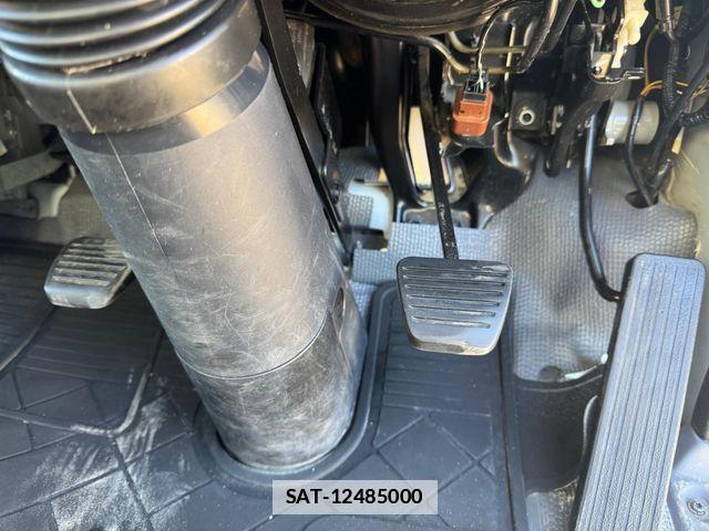 Mazda TITAN 2015-06 1718399-12