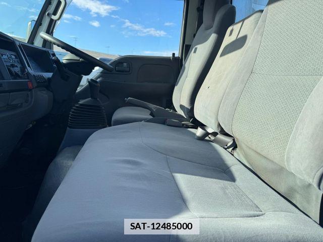 Mazda TITAN 2015-06 1718399-17