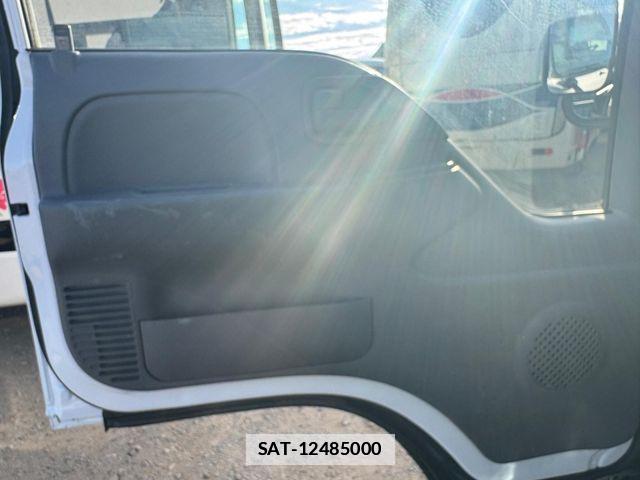 Mazda TITAN 2015-06 1718399-19