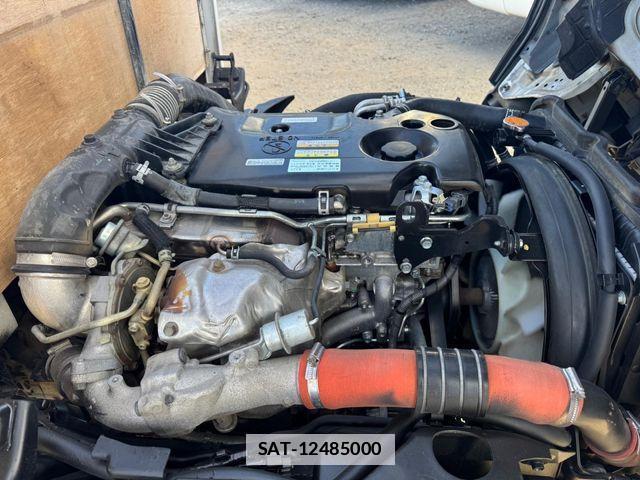Mazda TITAN 2015-06 1718399-28