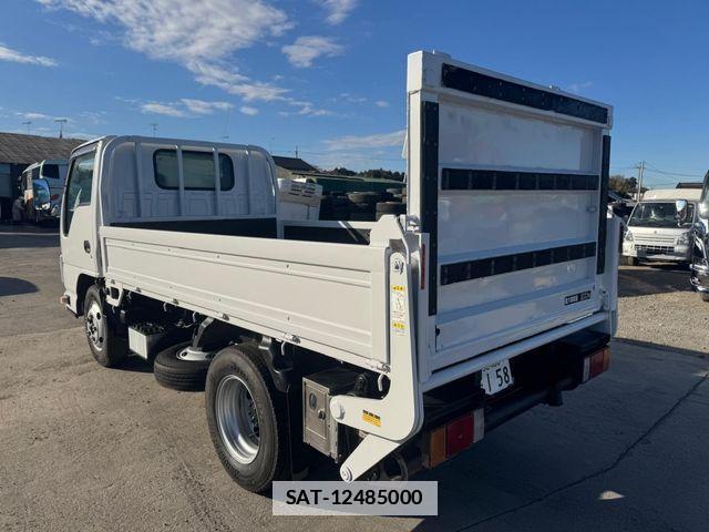 Mazda TITAN 2015-06 1718399-3