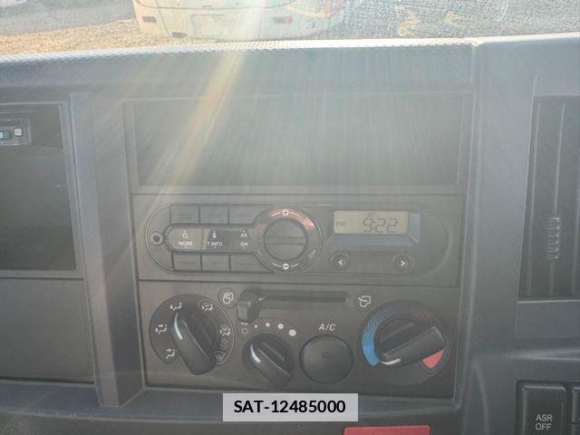 Mazda TITAN 2015-06 1718399-6