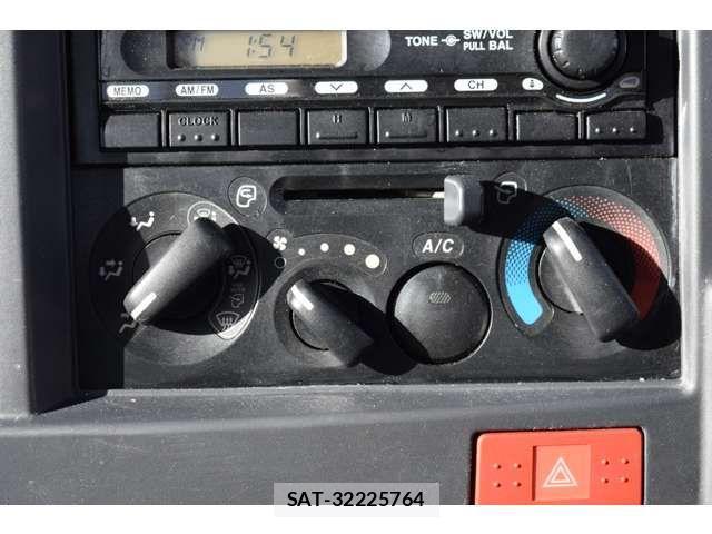 Mazda TITAN 2013-07 2300272-13