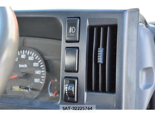 Mazda TITAN 2013-07 2300272-15