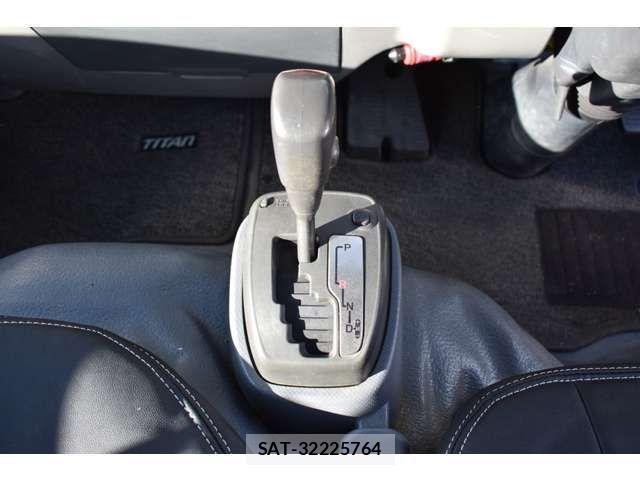 Mazda TITAN 2013-07 2300272-1