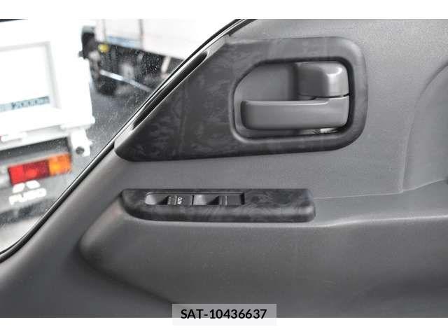 Mazda TITAN 2021-03 3415324-9