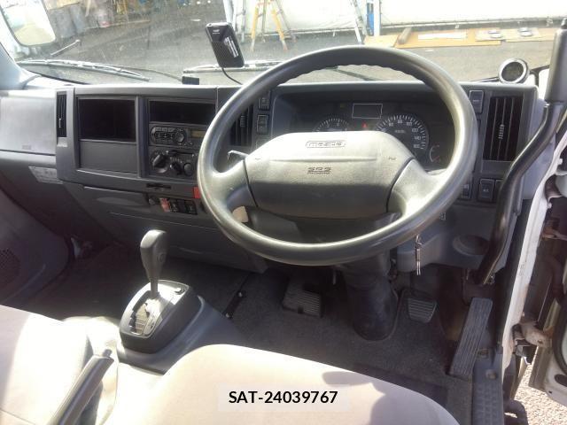 Mazda TITAN 2016-12 3778593-4