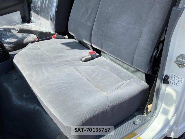Mazda TITAN 2009-03 4332276-18