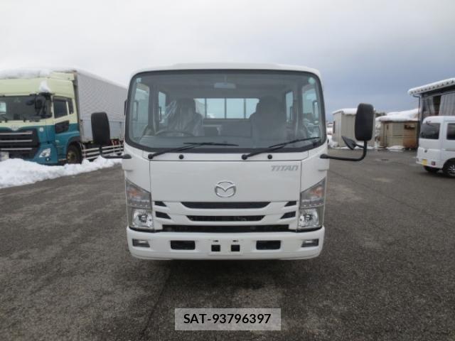 Mazda TITAN 2016-06 4758758-5