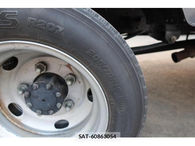 Mazda TITAN 2015-10 4758766-19