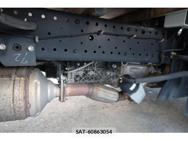 Mazda TITAN 2015-10 4758766-22