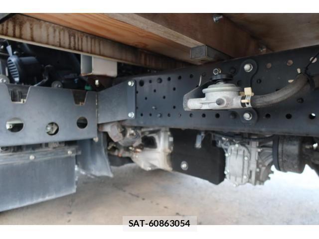 Mazda TITAN 2015-10 4758766-28