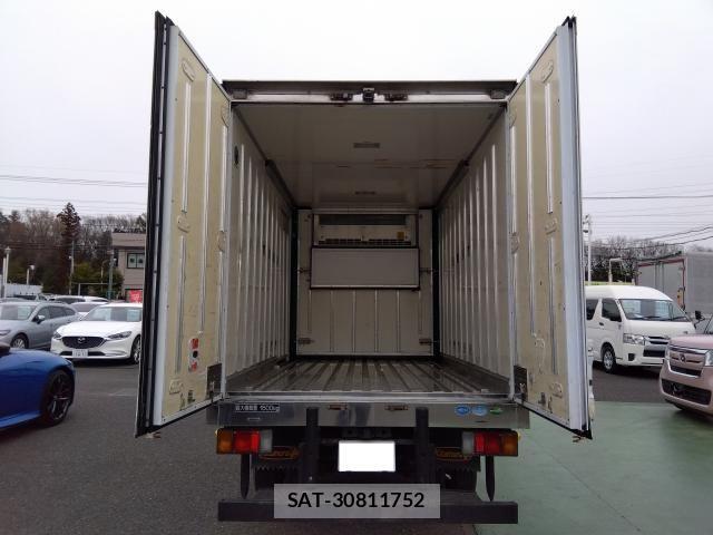 Mazda TITAN 2019-06 5881033-3