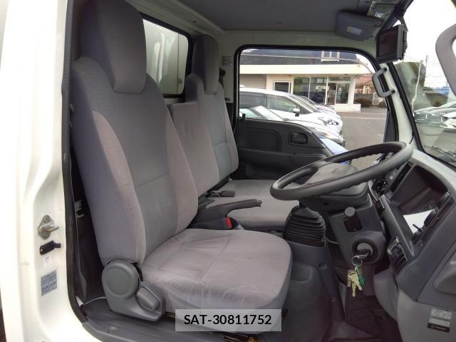 Mazda TITAN 2019-06 5881033-5