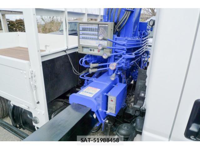 Mazda TITAN 2015-01 5881041-12