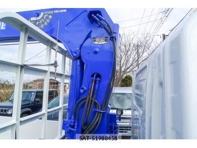 Mazda TITAN 2015-01 5881041-13