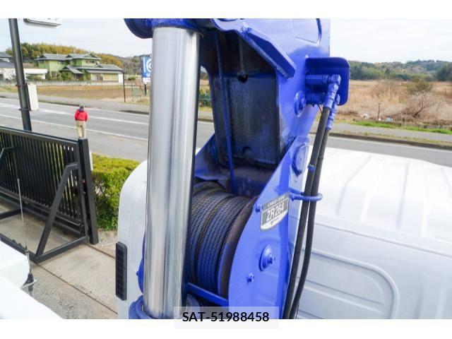 Mazda TITAN 2015-01 5881041-19
