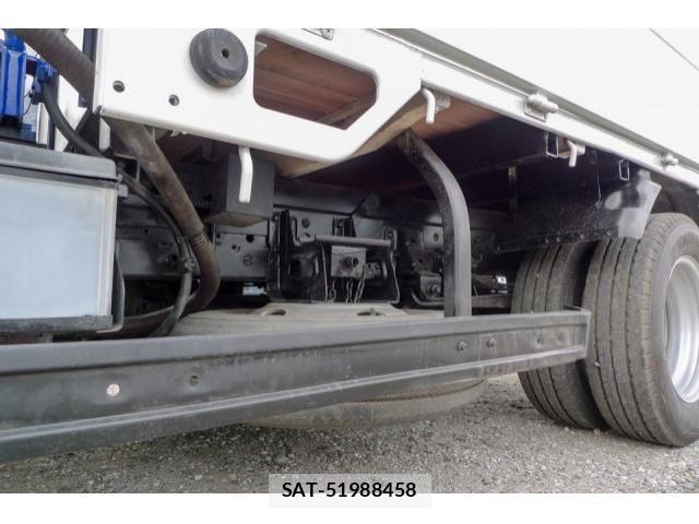 Mazda TITAN 2015-01 5881041-22