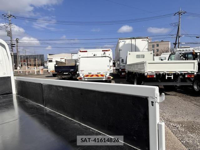 Mazda TITAN 2015-06 5881048-11
