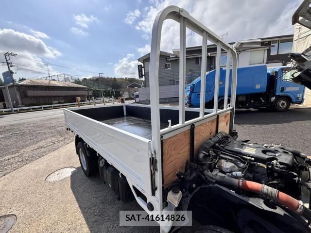Mazda TITAN 2015-06 5881048-14