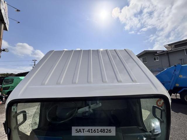Mazda TITAN 2015-06 5881048-17