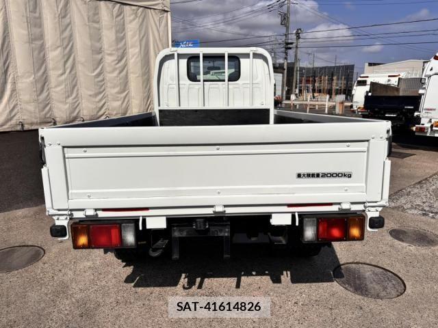 Mazda TITAN 2015-06 5881048-5