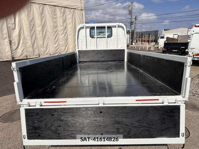 Mazda TITAN 2015-06 5881048-8
